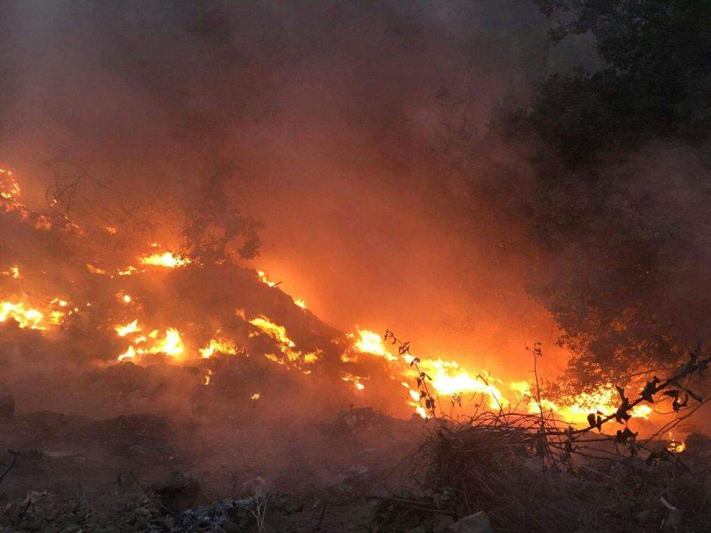 منذ السادسة عصراً حتى الساعة...النيران لا تزال مندلعة في أحراج وادي جهنم في عكار