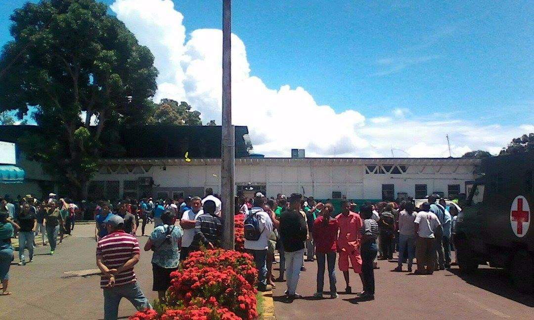 بالصور / مجزرة مساجين في فنزويلا: 37 قتلوا على يد الشرطة مساء امس 
