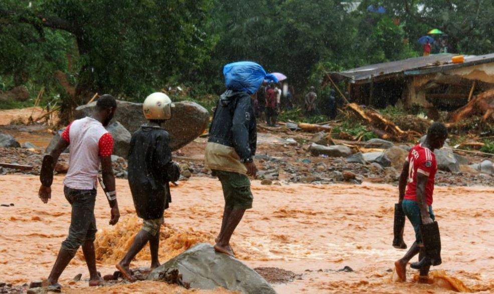 عدد ضحايا الفيضانات في سيراليون يتجاوز 400 قتيل