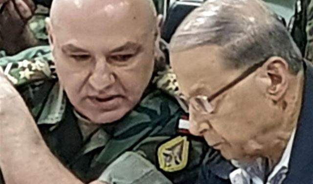 الرئيس &rlm;⁧‫عون يواكب منذ الخامسة صباحاً مع قائد الجيش تفاصيل العملية التي أطلقها ⁧‫الجيش اللبناني‬⁩ من غرفة العمليات في وزارة الدفاع