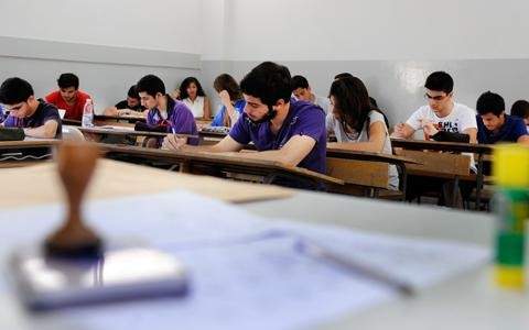 بلدية بنت جبيل تنظّم دورة اعدادية مجانية للطلاب الذين رفعوا إلى الصف التاسع