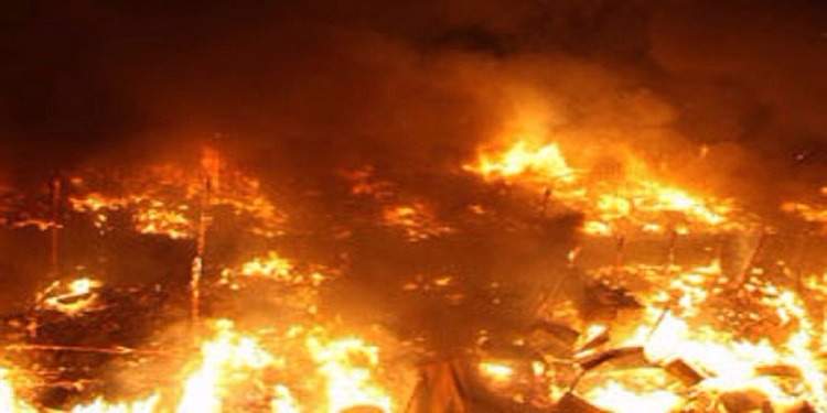 اخماد حريق اندلع في مساحة من الأعشاب اليابسة في بلدة عشقوت - كسروان