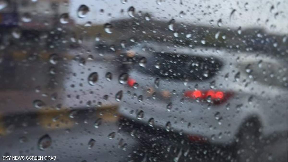 أمطار غزيرة بمناطق في الإمارات