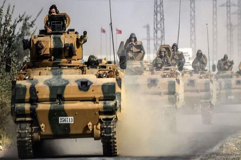 الجيش التركي يحشد قواته لدخول سوريا