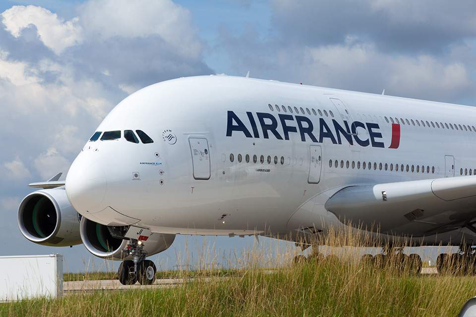 هبوط اضطراري لطائرة &quot;ايه -380&quot; التابعة لشركة &quot;Air France&quot; في كندا بسبب عطل في المحرك