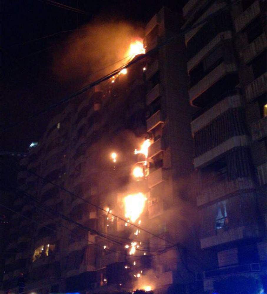 بالفيديو/ حريق اندلع في مبنى في الضاحية بالقرب من مجمع سيد الشهداء​