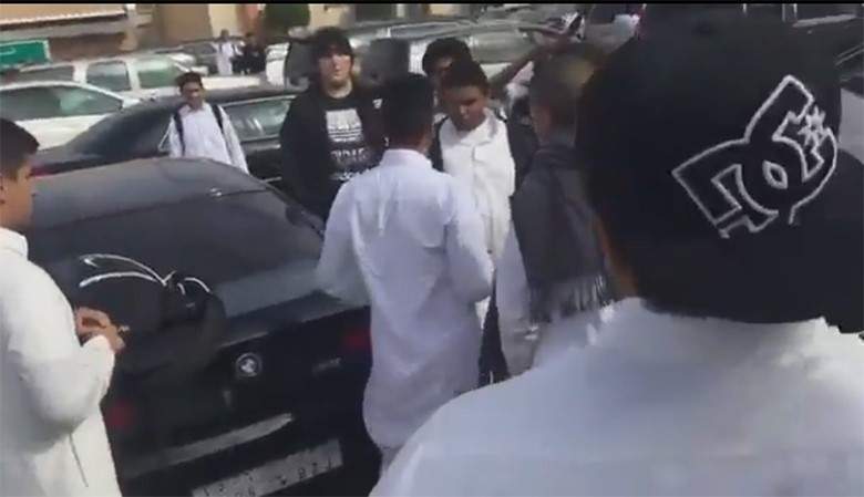 بالفيديو/ على خلفية مشاجرة جماعية...توقيف أمير سعودي في الرياض