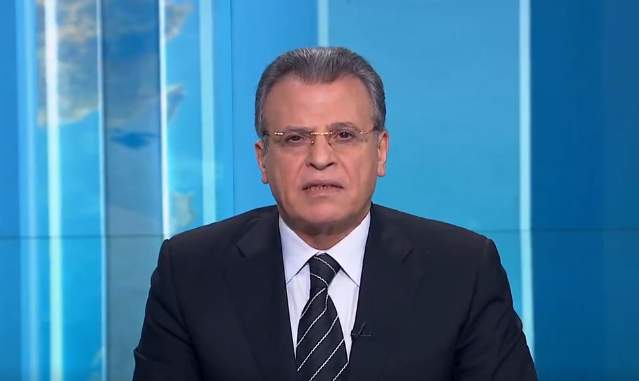 مذيع الجزيرة بعد منع احمد شفيق من السفر: في الإمارات والسعودية &ldquo;الداخل مفقود والخارج مولود&rdquo;!