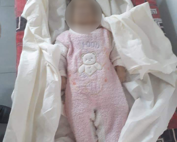 في حادثة أليمة...طفل قضى اختناقاً أثناء الرضاعة في المنية