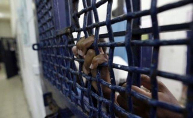  ثلاثة سجناء من التابعية السورية خلعوا شباك نظارة مخفر قرطبا وفروا.. والقوى الامنية تعمل على ملاحقتهم 
