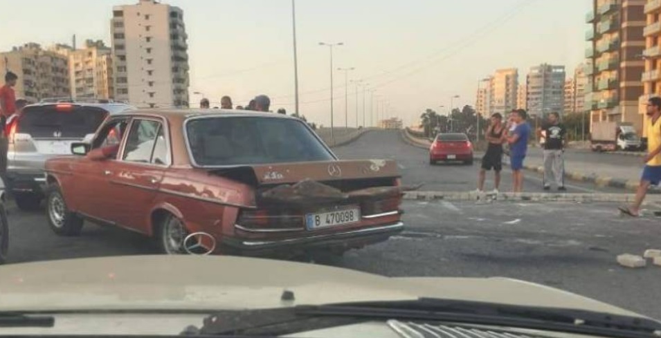 قطع جميع الطرق الى ساحة النور احتجاجا على الغلاء وفقدان المازوت