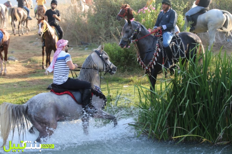 بالصور/ &quot;خيالة الجنوب&quot; صورة للتعايش على نهر الخردلي...100 فارس لبناني شاركوا في أكبر رحلة على ضفاف الخردلي