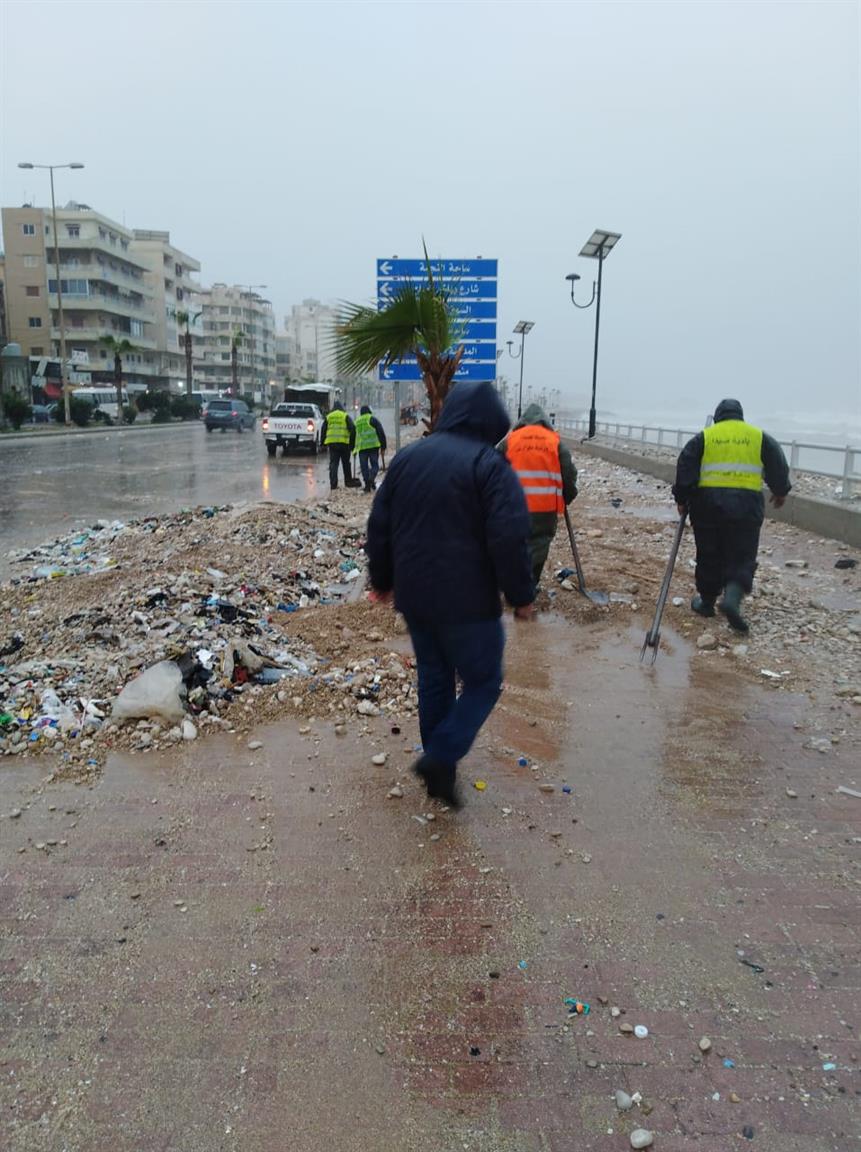 فرق بلدية صيدا رفعت الأضرار التي لحقت بالمدينة جراء العاصفة