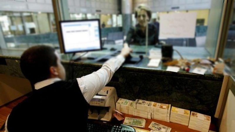 وكالة &quot;موديز&quot; تخفض التصنيف الإئتماني لأكبر 3 بنوك في لبنان