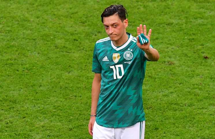 أوزيل: لن ألعب مجددا لمنتخب ألمانيا!