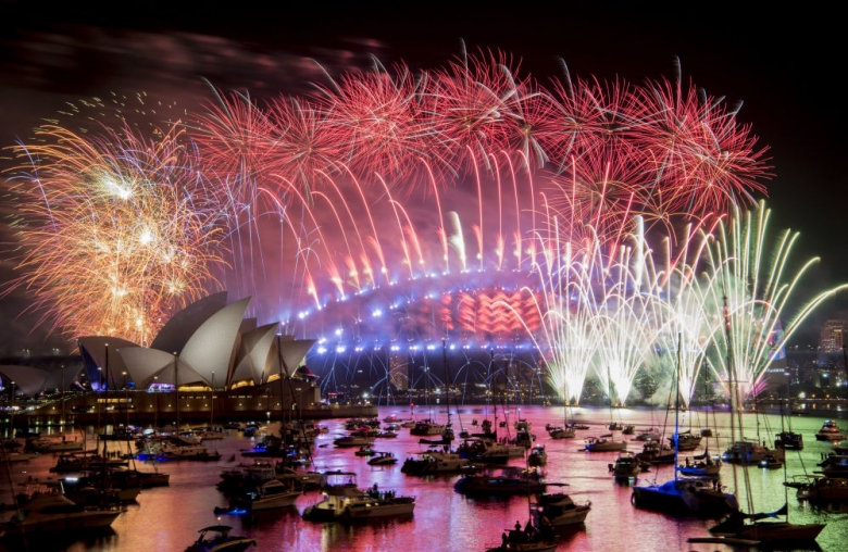 بالفيديو/ أستراليا تحتفل بالعام الجديد 2020 بعرض ألعاب نارية ساحر!