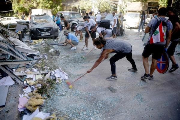 الملوثات تبددت في الهواء بعد الانفجار لكن المخلفات بقيت في الرماد...خبيرة بيئية تدعو الى الإكثار من استخدام المياه وغسل اليدين والوجه أثناء عمليات التنظيف في بيروت