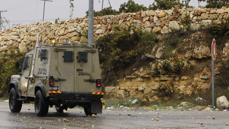 سرقة وثائق عسكرية من ضابط رفيع في الجيش الإحتلال الإسرائيلي بالضفة الغربية