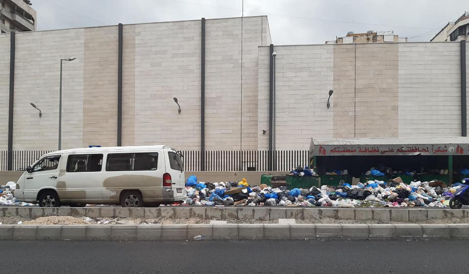 محافظ بيروت:تم دفع مستحقات شركة &quot;رامكو&quot; والاتفاق على بدء جمع النفايات من الليلة على أن تصبح العاصمة بعد ساعات خالية من النفايات