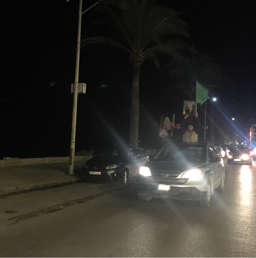 مسيرات سيارة لمناصري أمل في صور وجويا تضامناً مع بري...وهتافات تدعو باسيل للإعتذار