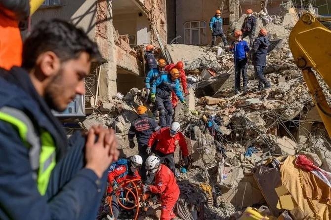 انتهاء عمليات البحث عن ناجين من زلزال تركيا والحصيلة النهائية بلغت 41 قتيلاً