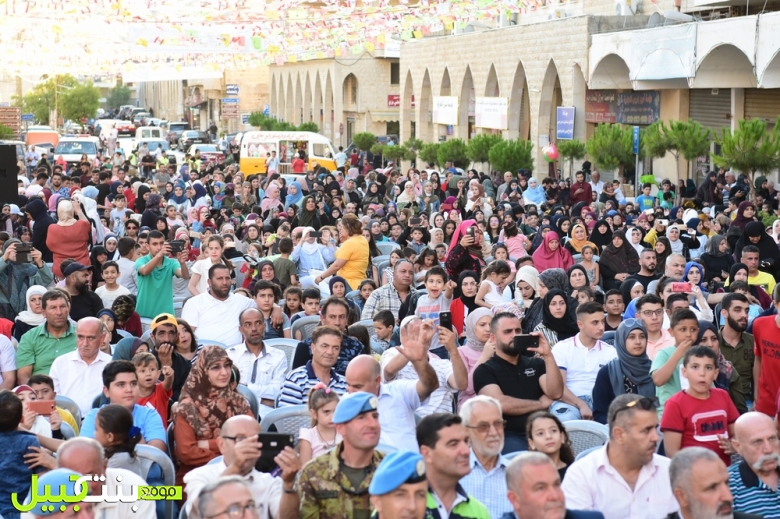 بالصور والفيديو/ مدينة بنت جبيل تفتتح شهر التسوق والسياحة بمهرجان كبير رعاه وحضره اللواء عباس ابراهيم 