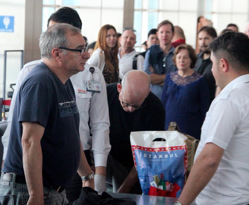 &quot;السفير الإسرائيلي&quot; المطرود يتعرض لتفتيش دقيق في مطار اسطنبول...واحتاج إسرائيلي على &quot;المعاملة غير اللائقة&quot;!