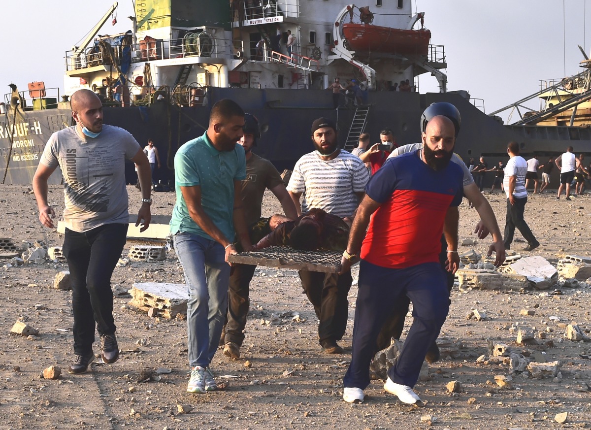 أحد جرجى انفجار بيروت يروي: لا نستطيع أن نصدق أننا خرجنا أحياء...كان الناس ينزفون الدم راقدين على الأرض ويركضون في الشوارع...كان كابوسا