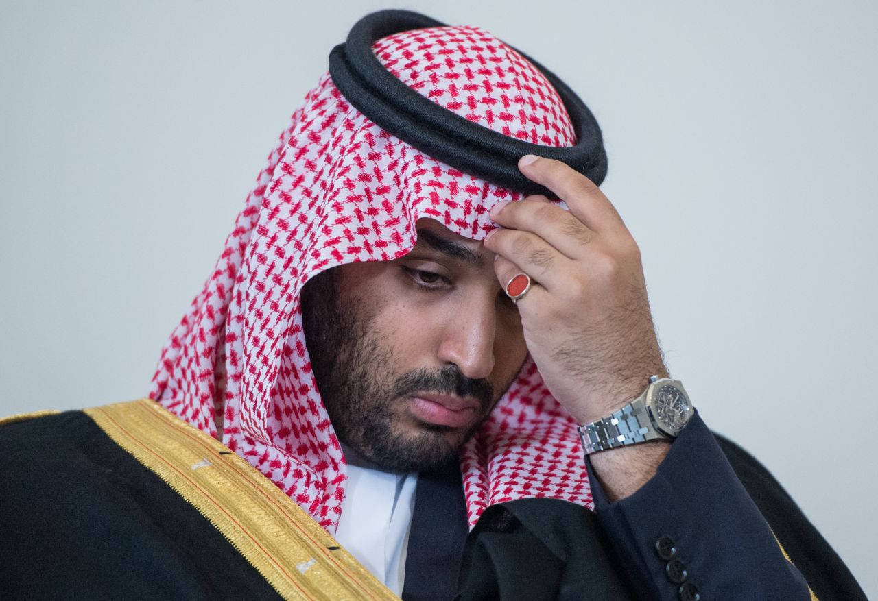 مجتهد يكشف عن احتياطات أمنية استثنائية لبن سلمان وتوجيه الحرس للرياض لمنع حدوث انقلاب