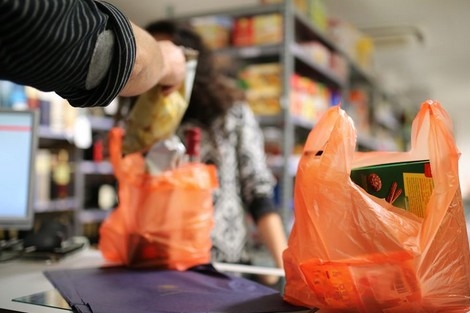بالصور/ مجلس بلدية بيروت يوافق على اقتراح منع استعمال الأكياس البلاستيكية في المحلات والمؤسسات التجارية &rlm;العاملة في المدينة