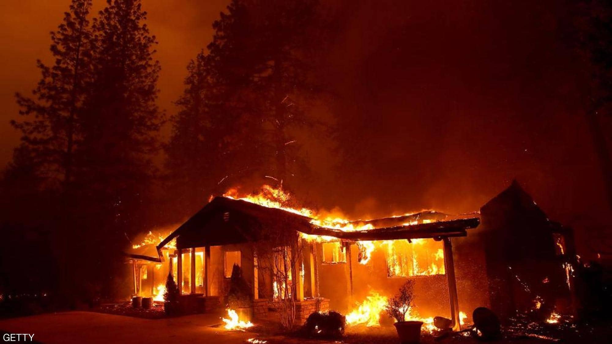 بالصور/ كاليفورنيا &quot;تشتعل&quot; والنيران التهمت المنازل اثر 11 ألف ضربة صاعقة خلال ساعات