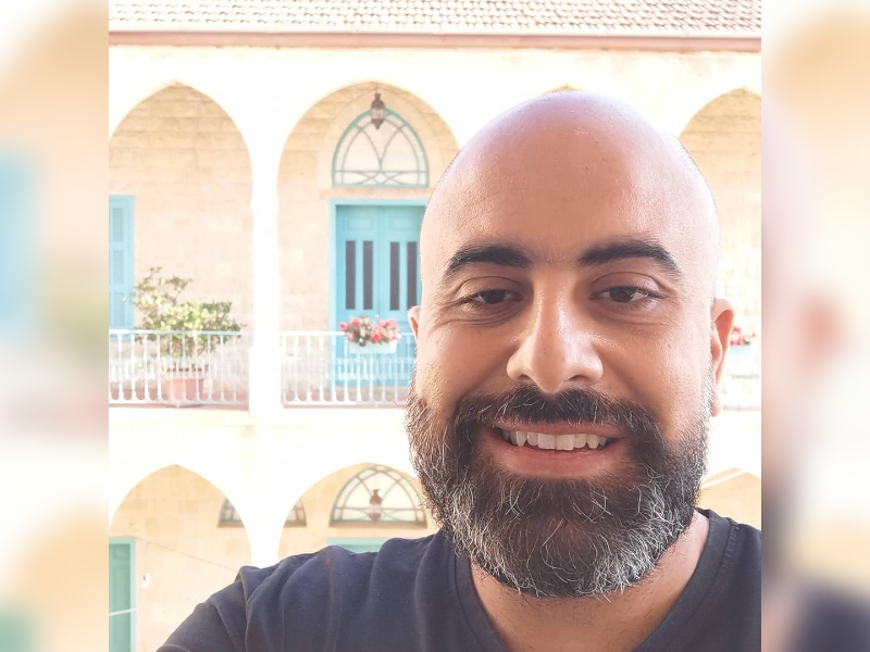 هشام حداد عن إقالة رياض سلامة: &quot;العاجز هوي خي الفاسد وتنيناتن لازم يستقيلو&quot;