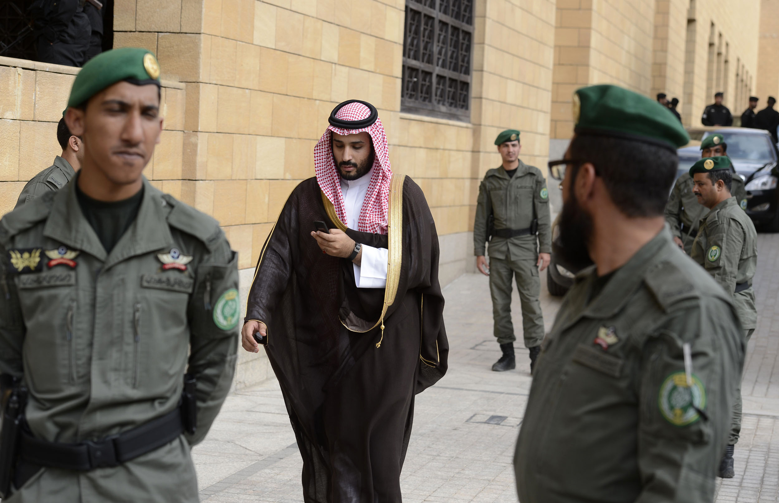 بن سلمان: إذا طورت إيران قنبلة نووية سنسارع إلى الشيء نفسه في أسرع وقت ممكن