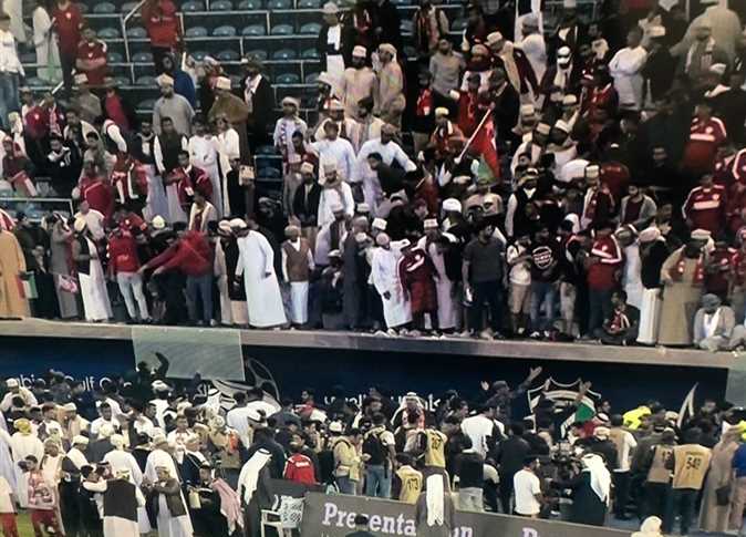 بالفيديو/ فرحةٌ خلفت كارثة، المدرجات انهارت بالجماهير العُمانية عند ابتهاجهم بفوز منتخبهم ضمن كأس الخليج لكرة القدم