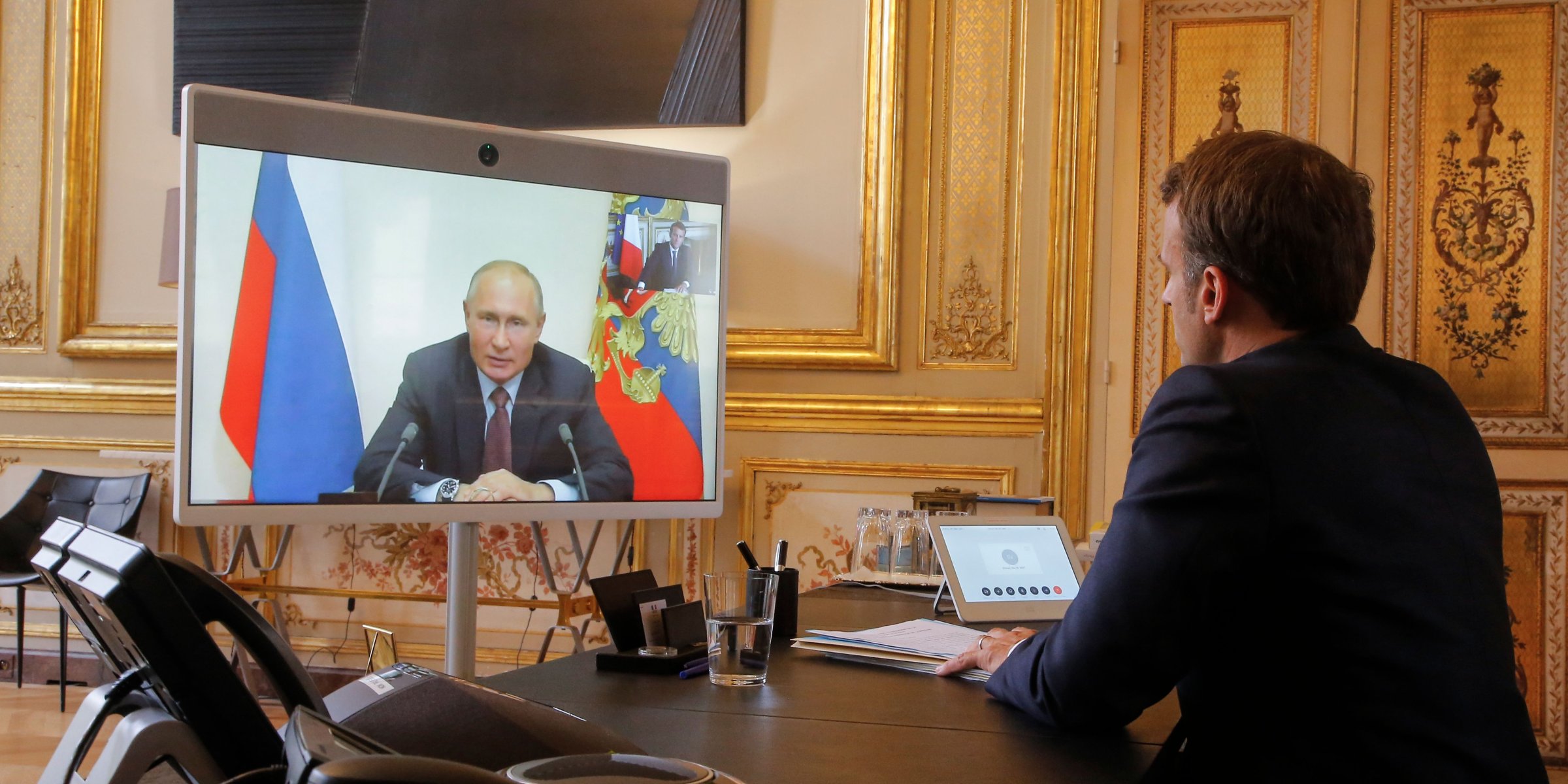 بوتين يؤكد لماكرون ضرورة تسوية مشاكل لبنان دون تدخل خارجي