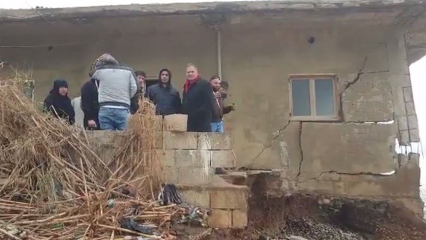 بالفيديو/ انهيار جزء من منزل في بلدة المقيطع في عكار جراء العاصفة 