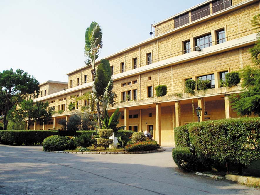 جامعة الروح القدس - ​الكسليك تعلن تقديم 200 منحة تعليمية للطلاب الأكثر تضررا من ​انفجار مرفأ بيروت​