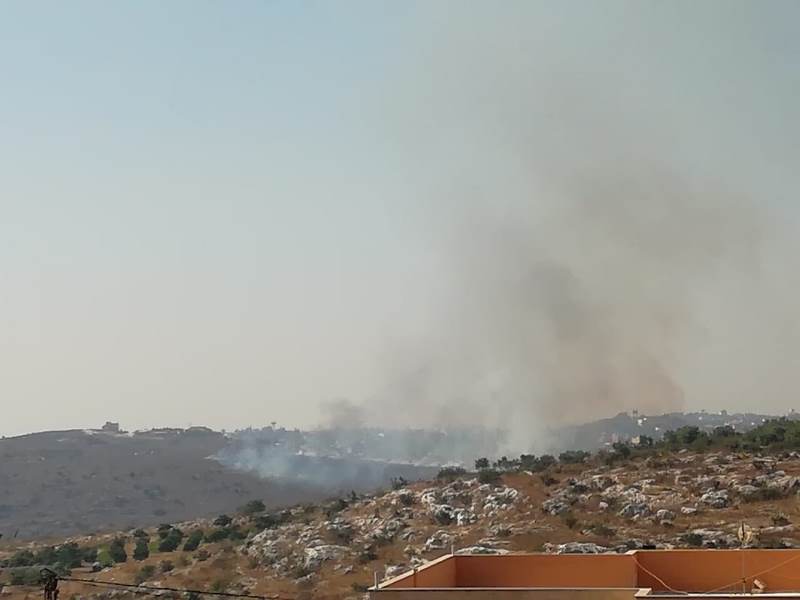 حريق بين دير الزهراني وعزة ومناشدة للمساعدة في إطفائه