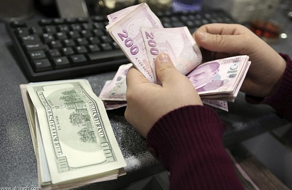 الليرة التركية تهبط إلى 5.9 مقابل الدولار بعد تهديد أميركي بعقوبات على أنقرة