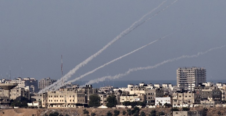 عشرات الصواريخ تطال المستوطنات الإسرائيلية في محيط غزة...وزير إسرائيلي يهدد: يجب العودة إلى سياسة الاغتيالات في غزة اعتبارا من الليلة