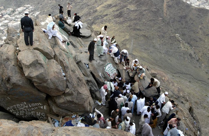 صحف سعودية تنشر خبراً &quot;صادماً&quot; ينتظر المعتمرين...السعودية حظرت زيارة جبل النور وغار حراء