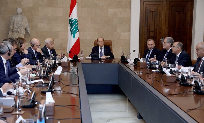 الرئيس عون استقبل سفراء مجموعة الدعم الدولية للبنان، وأطلعهم على موقفه من التطورات الراهنة بحضور وزير الخارجية باسيل