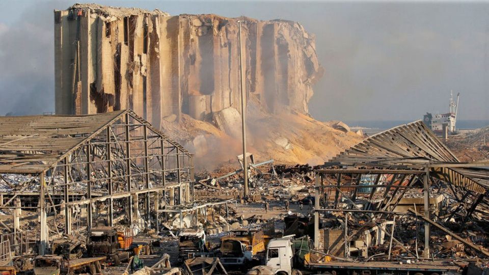 القاضي فادي صوان أصدر مذكرتي توقيف وجاهيتين بحق المدير العام للنقل البحري عبد الحفيظ القيسي ورئيس مرفأ بيروت محمد المولى 