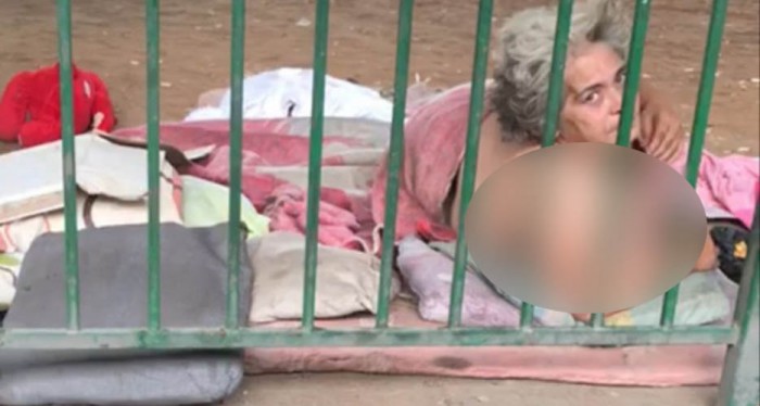 &quot;ما عندي تياب&quot;.. امرأة تنام عارية تحت جسر الكولا في بيروت تثير ضجة على مواقع التواصل الإجتماعي!