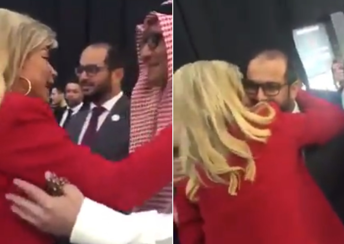 بالفيديو/ الوزيرة &rlm;مي شدياق حاولت تقبيل السفير السعودي فتراجع للوراء وأخذت السفير الاماراتي بالأحضان