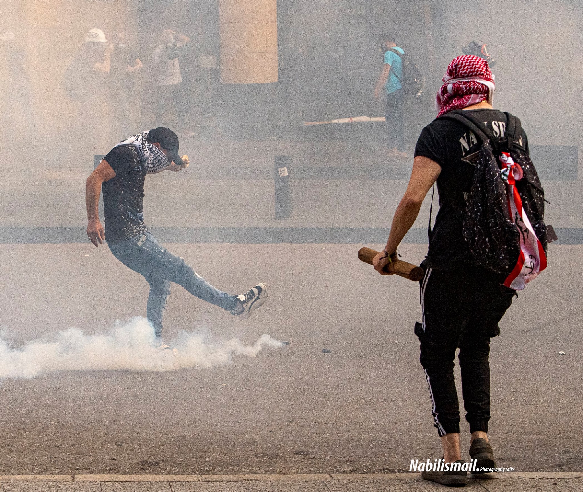 الجمهورية: جهات خارجية تحاول أخذ لبنان إلى أزمة كبرى في محاولة استدعاء الحرب الأهلية!