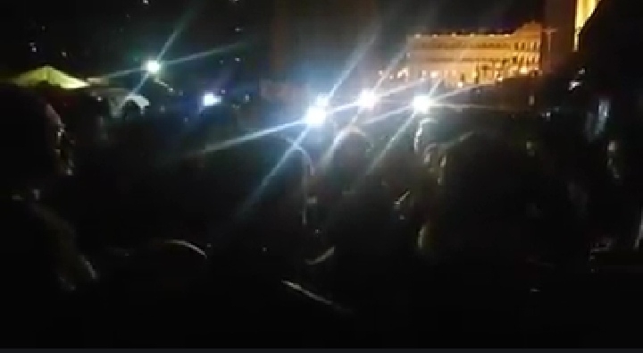فيديو متداول.. هتافات في ⁧‫ساحة الشهداء&quot;‬⁩ &rlm;&quot;علو الصوت من ⁧‫إدلب‬⁩ لـ ⁧‫لبنان‬⁩ ثورة ضد الموت&quot;