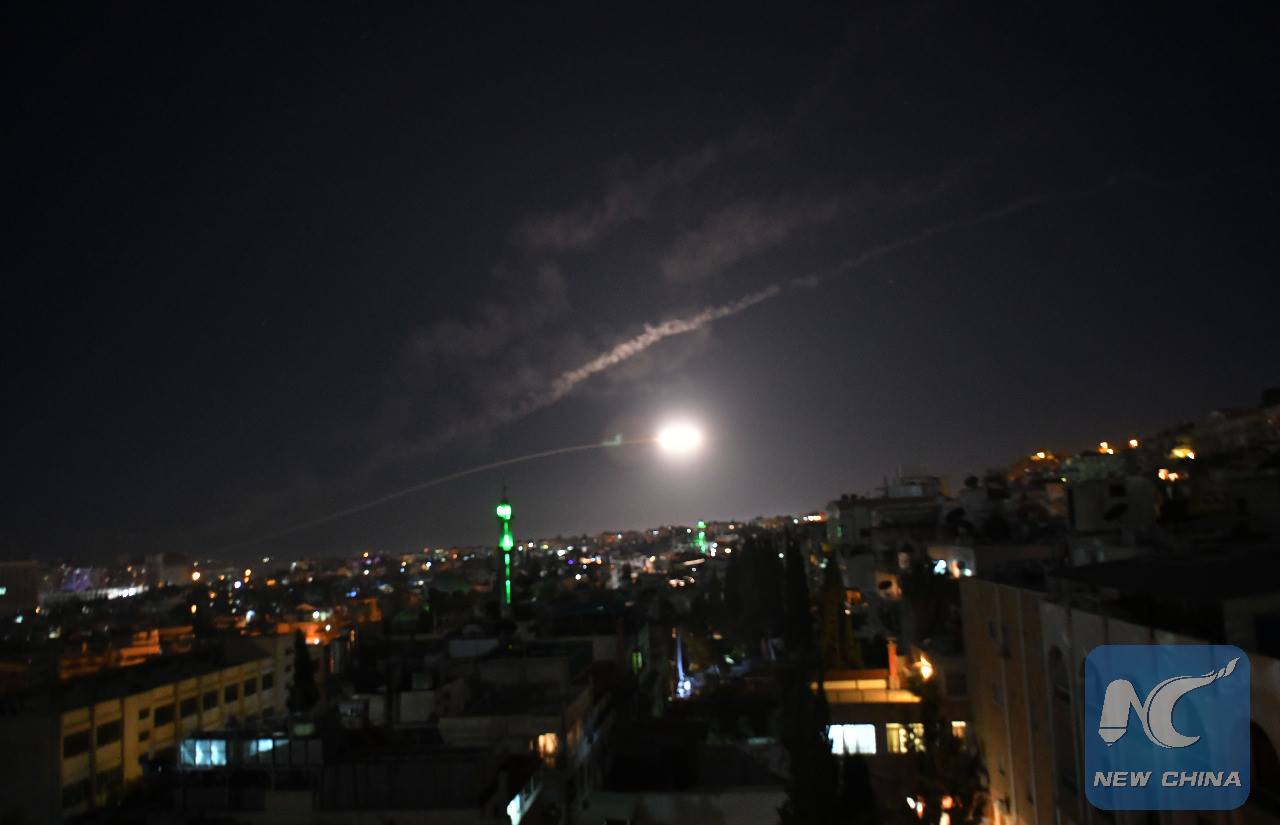 مصدر عسكري سوري لسبوتنيك: أسقطنا 8 صواريخ إسرائيلية من أصل 10