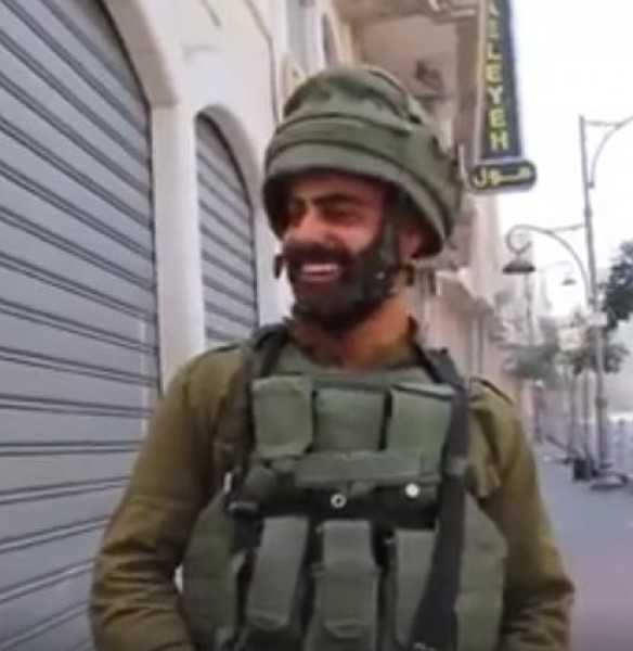 بالفيديو / شابان من فلسطين يستفزان جندي إسرائيلي .. والنهاية غير متوقعة