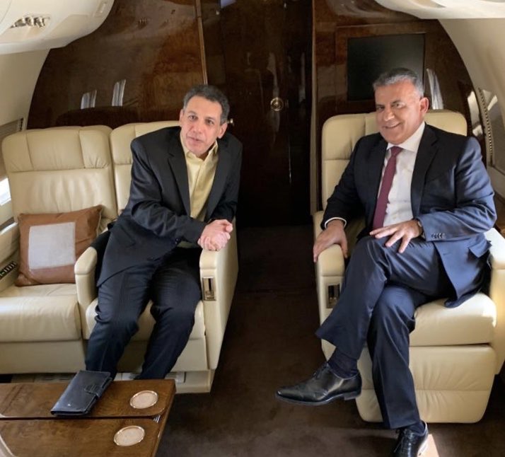 صورة من داخل الطائرة...اللواء إبراهيم ونزار زكا في طريقهما من طهران إلى بيروت